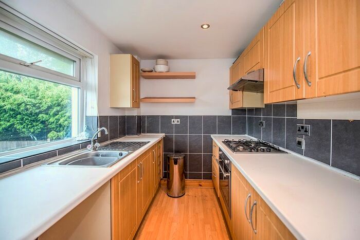 2 Bedroom Flat To Rent In Tawd Road, Skelmersdale, Lancashire, WN8