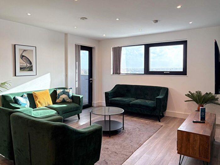 3 Bedroom Flat To Rent In Harlequin Avenue, Brentford, TW8