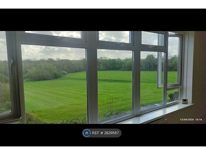 3 Bedroom Flat To Rent In Hornbeam Road, Buckhurst Hill, IG9