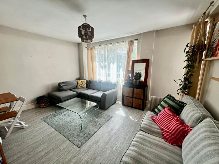 3 Bedroom Flat To Rent In Flat, Allenswood, Albert Drive, London, SW19