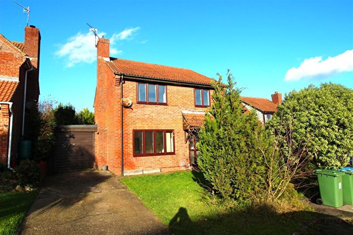 4 Bedroom Detached House To Rent In Cornfield, Fareham, PO16