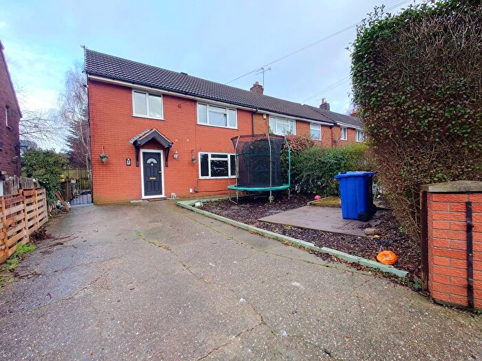 3 Bedroom Semi Detached House For Sale In Victoria Avenue, Kidsgrove, Stoke-On-Trent, ST7