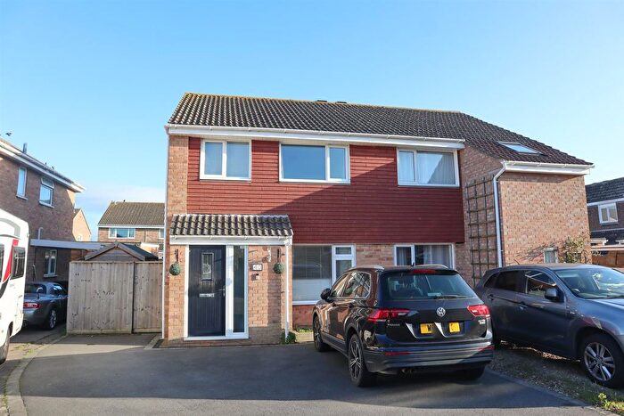 3 Bedroom Property To Rent In The Tynings, Clevedon, BS21