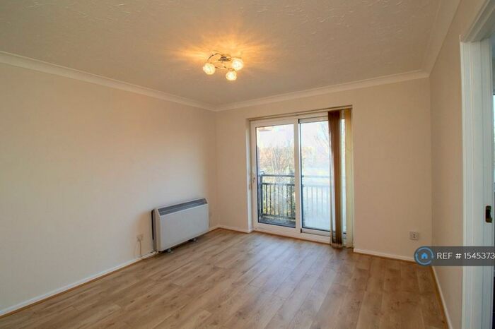 1 Bedroom Flat To Rent In Barnston Way, Hutton, Brentwood, CM13