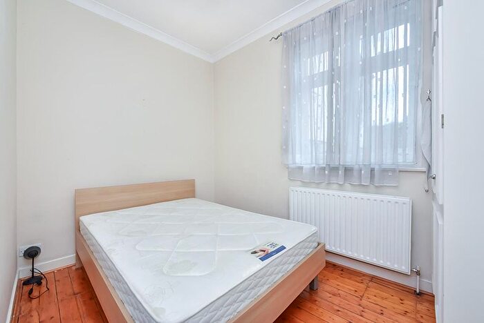 1 Bedroom Flat To Rent In Wandsworth Road, Clapham, SW8