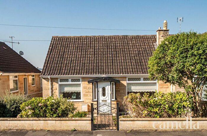 3 Bedroom Semi-Detached House For Sale In Holcombe Close, Bathampton, BA2