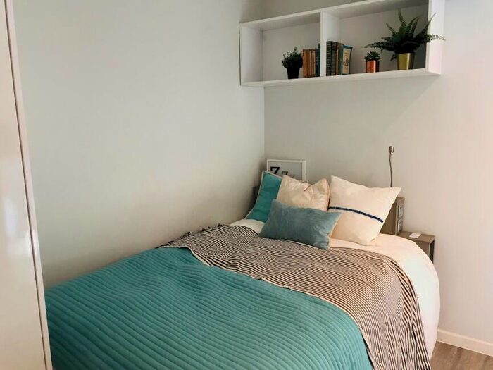 Apartment To Rent In Edge Apartments, Bristol Road, B29