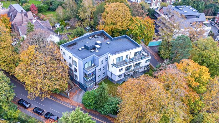 2 Bedroom Flat For Sale In Mount Harry Road, Sevenoaks, Kent, TN13