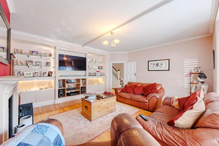 5 Bedroom Detached House For Sale In Leigh Cliff Road, Leigh-On-Sea, SS9