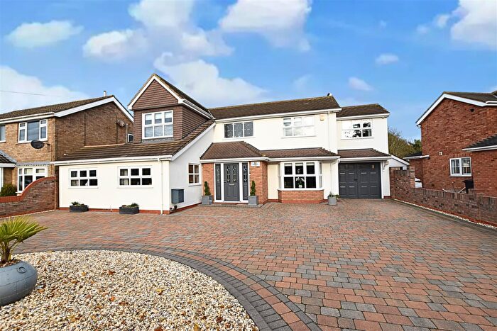 4 Bedroom Detached House For Sale In Bolingbroke Road, Cleethorpes, DN35