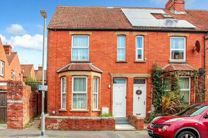 3 Bedroom End Of Terrace House For Sale In Manor Road, Yeovil, BA20