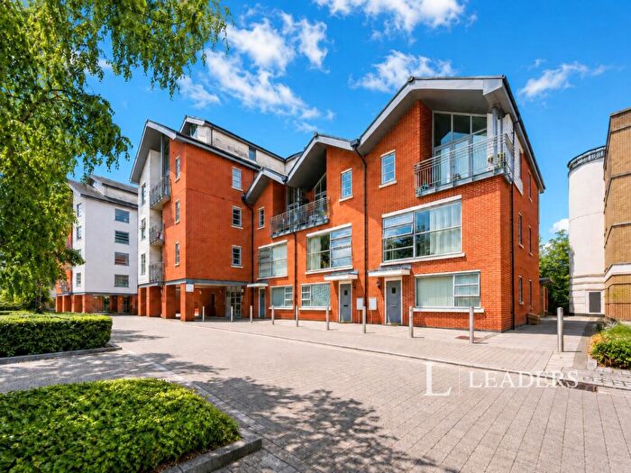 3 Bedroom Apartment For Sale In Rotary Way, Colchester, Essex, CO3