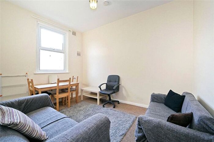 4 Bedroom Flat To Rent In Malden Road, Belsize Park, London, NW5