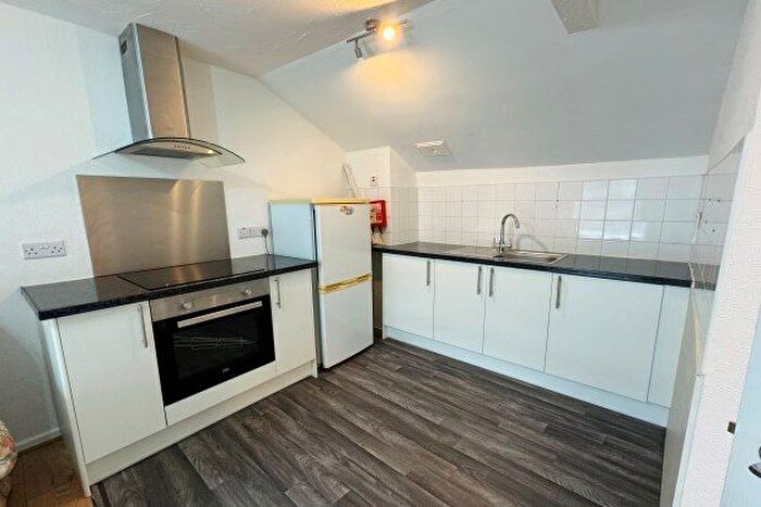 1 Bedroom Flat To Rent In Lammas Street, Carmarthen, SA31