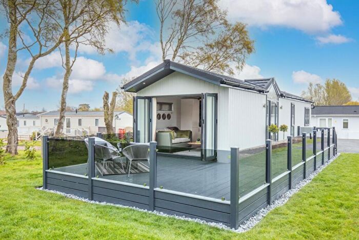 2 Bedroom Lodge For Sale In Oulton Broad, Lowestoft, NR33