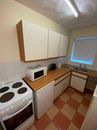 2 Bedroom Flat To Rent In Stow Hill, Pontypridd, CF37