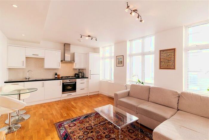 1 Bedroom Flat To Rent In Fleet Street, London, EC4Y