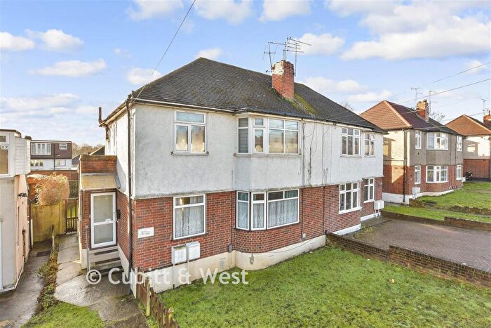 2 Bedroom Maisonette For Sale In Oakdene Road, Orpington, Kent, BR5