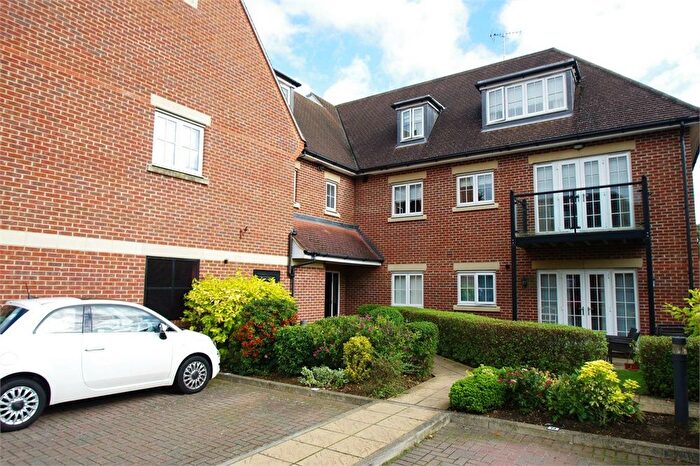 2 Bedroom Flat To Rent In Woodgate Mews, Watford, WD17