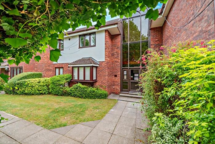 2 Bedroom Flat To Rent In Kewferry Drive, Northwood, HA6