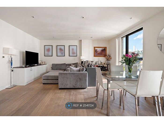 3 Bedroom Flat To Rent In St. Josephs Street, London, SW8