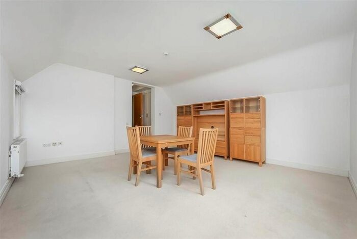 2 Bedroom Flat To Rent In Amherst Road, West Ealing, W13