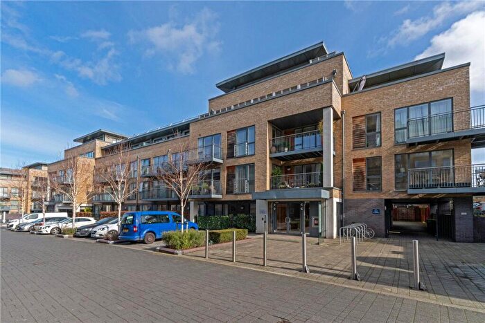 2 Bedroom Apartment For Sale In Newton Court, Kingsley Walk, Cambridge, CB5