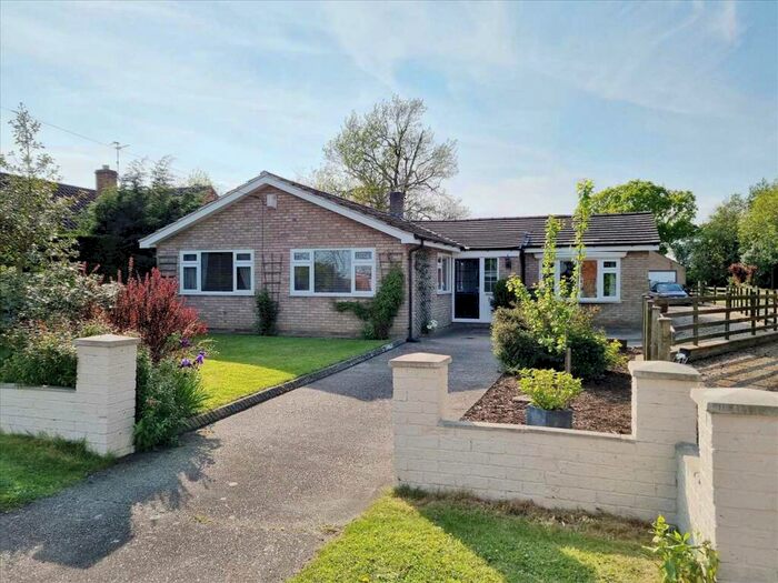4 Bedroom Detached Bungalow For Sale In Main Street, Ewerby, NG34