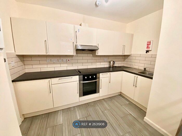 Studio To Rent In Camden, Camden, NW1