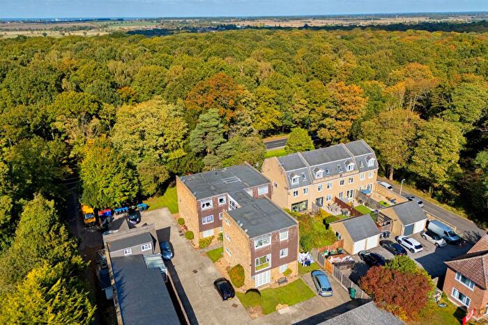 2 Bedroom Flat For Sale In The Lodge, The Plain, Epping, CM16