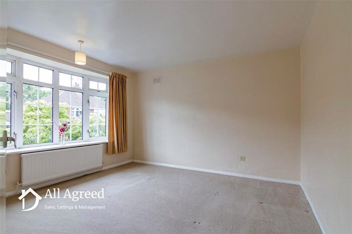 3 Bedroom Bungalow For Sale In Peak Avenue, Riddings, DE55