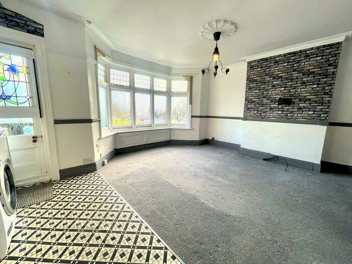 1 Bedroom Apartment To Rent In Alumhurst Road, Westbourne, BH4