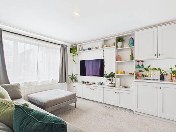 3 Bedroom Detached House For Sale In New Street, Staines-Upon-Thames, Surrey, TW18