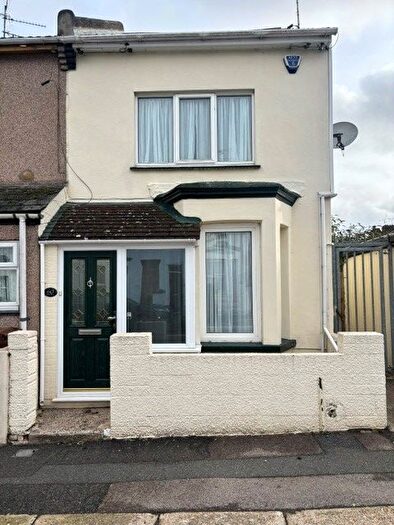 3 Bedroom End Terrace House To Rent In Belmont Road, Gillingham, ME7