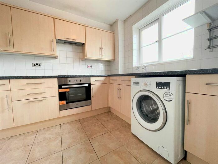 2 Bedroom Flat To Rent In Tenney House, Curzon Drive, Grays, RM17