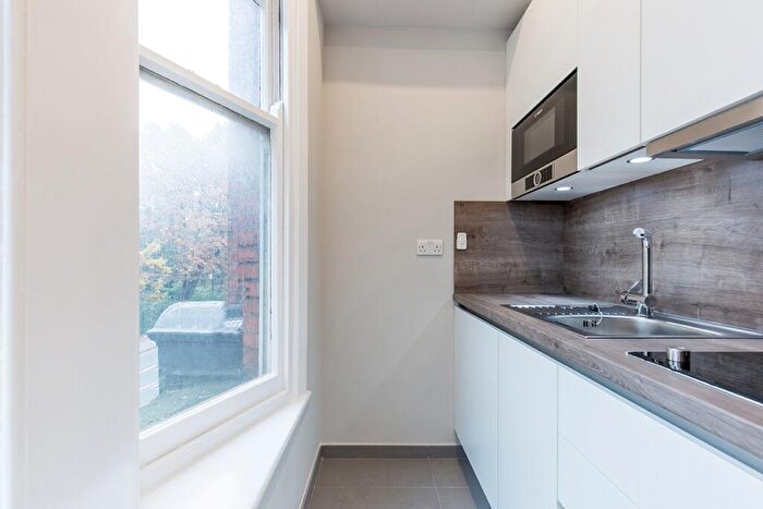 Studio To Rent In Archway Road, N6