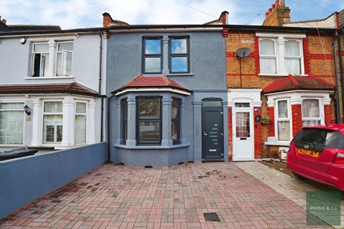 4 Bedroom Terraced House For Sale In Sandyhill Road, Ilford, IG1