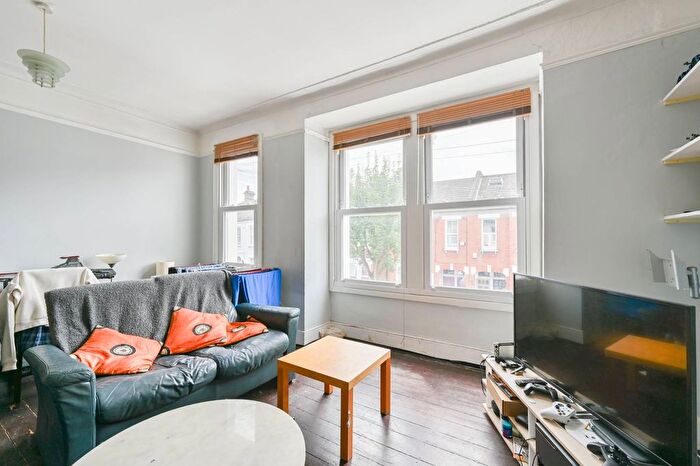 2 Bedroom Flat To Rent In Glasford Street, Tooting, London, SW17