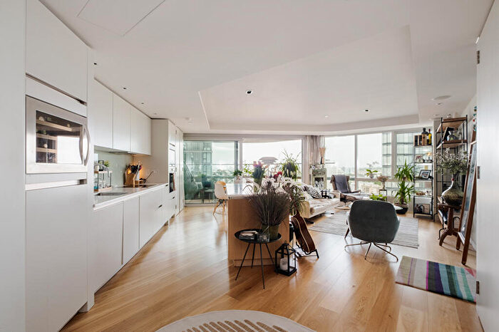 2 Bedroom Flat For Sale In City Road, London, EC1V