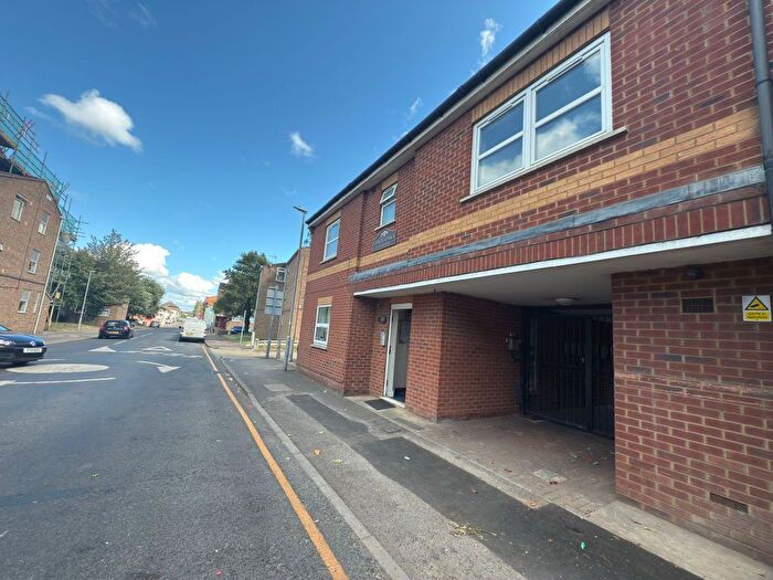 2 Bedroom Flat To Rent In Windsor Street, Luton, LU1