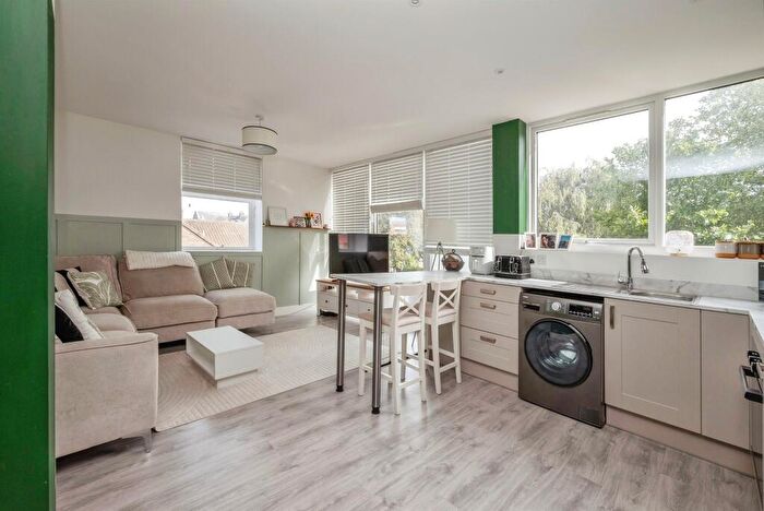 2 Bedroom Flat For Sale In Yarmouth Way, Great Yarmouth, NR30