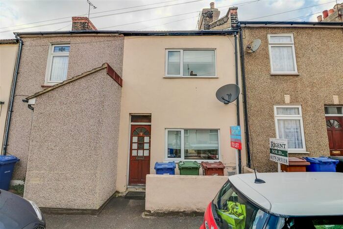 2 Bedroom Terraced House To Rent In Wood Street, Grays, RM17