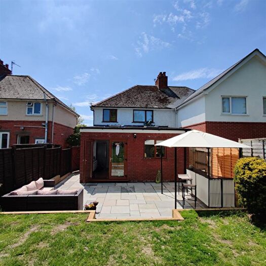 3 Bedroom Semi-Detached House To Rent In Chapel Lane, Weymouth, DT3