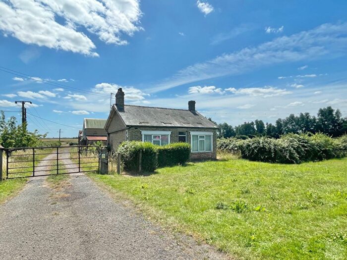 2 Bedroom Bungalow For Sale In Primrose Hill, Doddington, March, PE15