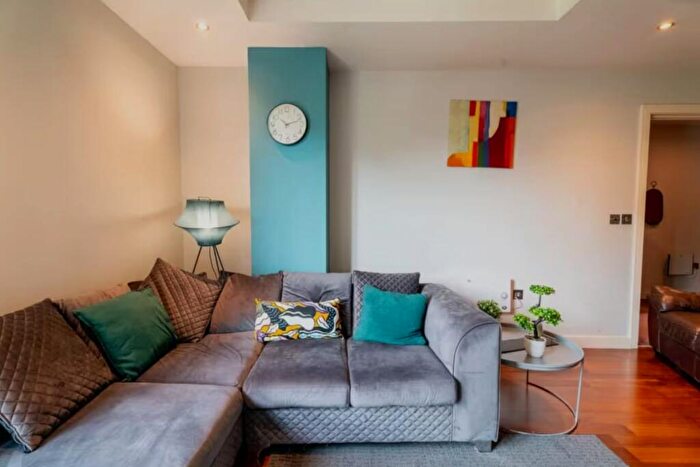 1 Bedroom Flat To Rent In Admiral House Cardiff, CF24