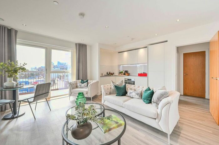 1 Bedroom Flat To Rent In Wray Avenue, London, Zr, Canary Wharf, London, E16