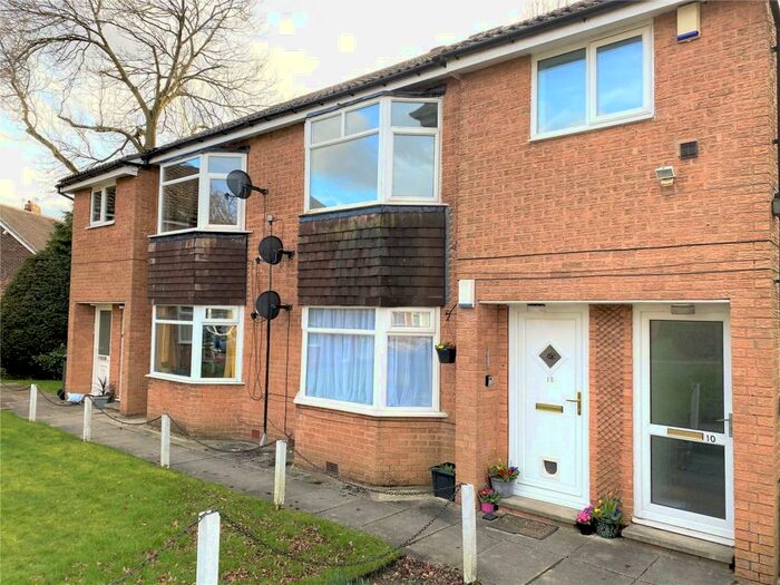 2 Bedroom Apartment To Rent In Garth Drive, Leeds, LS17