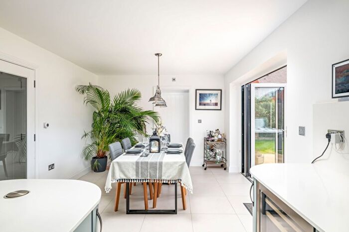 4 Bedroom Detached House For Sale In Clifton, Shefford, SG17