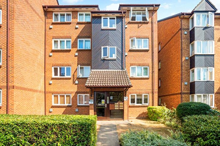 1 Bedroom Apartment To Rent In Wulfstan House, Saxon Close, KT6