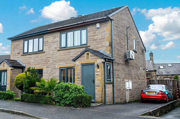2 Bedroom Semi Detached House For Sale In Score Croft, Skelmanthorpe, HD8